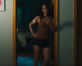 Carla Gugino, Elena Anaya - Jett s01e03 (2019)