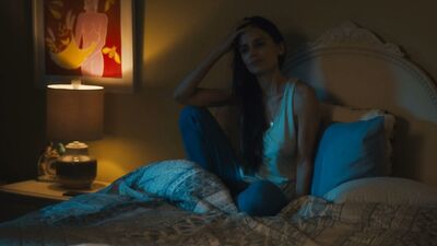 Carla Gugino, Elena Anaya - Jett s01e03 (2019)