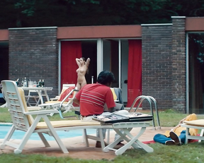 Camille Razat, Elisa Bachir Bey, Inge van Bruystegem, Jade Laroche, Valeria Nicov - Lamour est une fete (2018)