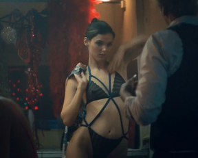 Camille Razat, Elisa Bachir Bey, Inge van Bruystegem, Jade Laroche, Valeria Nicov - Lamour est une fete (2018)