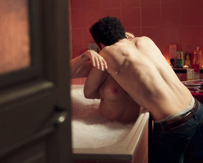 Margot Bancilhon, Camille Razat, etc - Ami-ami (2018)