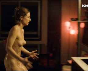Camille Panonacle nude – Hiver rouge (2011)