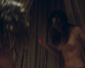 Camille Rowe, Josephine de La Baume, Alexandra Dahlstrom – Notre jour viendra (2010)