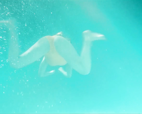 Camille Razat, etc - De l'eau dans les yeux (2017) HD 1080p