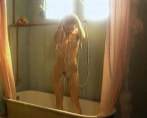 Lidia Brondi nude - O Beijo No Asfalto (1981)