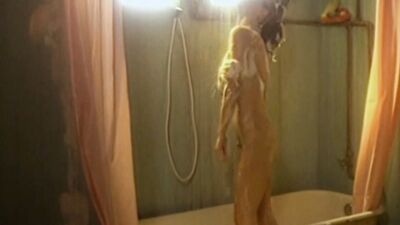 Lidia Brondi nude - O Beijo No Asfalto (1981)