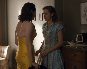 Luise Heyer, Antje Traue - Dark s02e03 (2019)