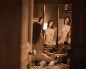 Carolina Jurczak nude – Deux flics sur les docks s01e04 (2011)