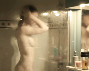 Carolina Jurczak nude – Deux flics sur les docks s01e04 (2011)