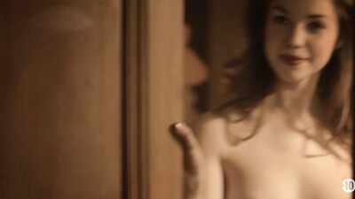 Carolina Jurczak nude – Deux flics sur les docks s01e04 (2011)