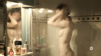 Carolina Jurczak nude – Deux flics sur les docks s01e04 (2011)