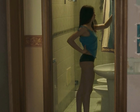 Viviana Aprea naked - La paranza dei bambini (2019)