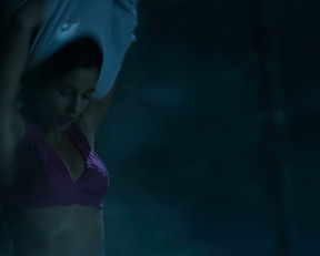 Elizabeth Banks, Naomi Scott - Power Rangers (2017)