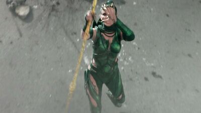 Elizabeth Banks, Naomi Scott - Power Rangers (2017)