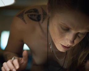 Ana Layevska,  Floriencia Rios - Yankee s01e02e06 (2019)