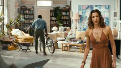 Christina Hendricks, Anna Camp - Egg (2018)