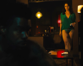 Carla Gugino  - Jett s01e01 (2019)
