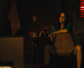 Carla Gugino  - Jett s01e01 (2019)