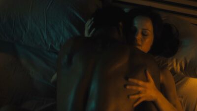 Carla Gugino  - Jett s01e01 (2019)