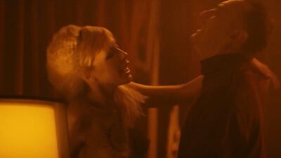 Ekaterina Malikova naked - V kletke s01e01 (2019)