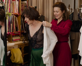 Marie-Josee Croze, Audrey Fleurot, Irene Jacob - A cause des filles .. (2019)