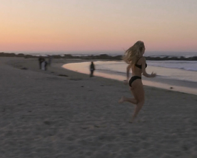 Scarlett Davies, Maria Louis - FollowMe (2019)