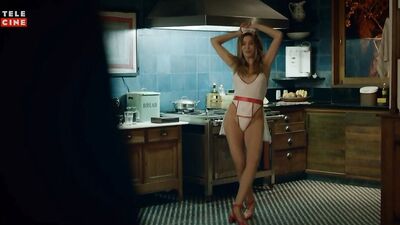 Monica Martelli bikini - Minha Vida em Marte (2018)