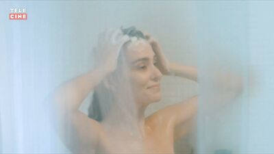 Monica Martelli bikini - Minha Vida em Marte (2018)