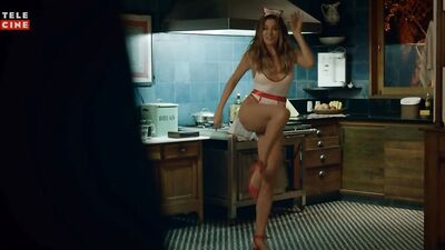 Monica Martelli bikini - Minha Vida em Marte (2018)