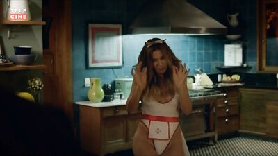 Monica Martelli bikini - Minha Vida em Marte (2018)