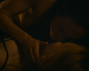 Ellen Page, Zosia Mamet - Tales of the City s01e02e05 (2019)