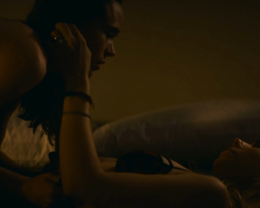 Ellen Page, Zosia Mamet - Tales of the City s01e02e05 (2019)