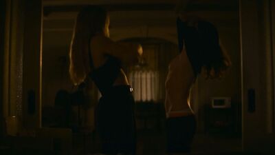 Ellen Page, Zosia Mamet - Tales of the City s01e02e05 (2019)