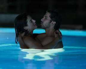 Gaby Espino, Margarita Rosa de Francisco - Jugar Con Fuego (2019)