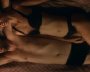 Elena Anaya, Allison McKenzie – Swung (2015)