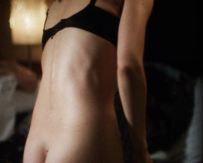 Elena Anaya, Allison McKenzie – Swung (2015)