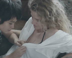 Nanda Costa, Ana Canas sexy scene -  Eu Amo Voce (2018)