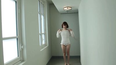 Jade Hуnot sexy - Le grand saut (2016)