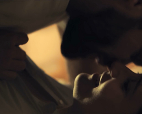 Julie De Bona nude - Un regret (2015)