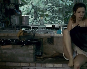 Rita Carelli nude - Hospedeira (2014)