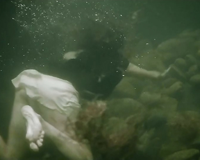 Rita Carelli nude - Hospedeira (2014)