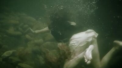 Rita Carelli nude - Hospedeira (2014)