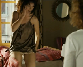 Silvia Bel, Olalla Moreno, Cristina Plazas - 1.000 maneres de menjar-se un ou (2013)