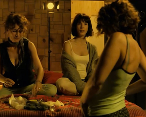 Silvia Bel, Olalla Moreno, Cristina Plazas - 1.000 maneres de menjar-se un ou (2013)