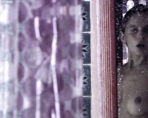 Elena Anaya, Diana Suarez – Sex and Lucia (2001)