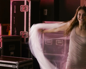 Miriam Stein naked - Omamamia (2012)