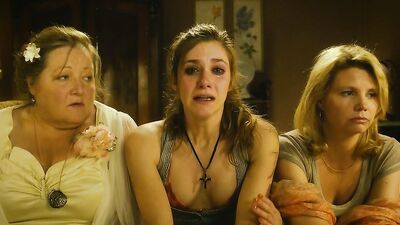 Miriam Stein naked - Omamamia (2012)