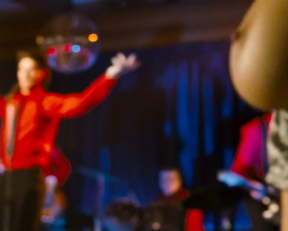 Joni Kamen, Justine Waddell, etc – Killing Bono (2011)