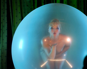 Julie Atlas Muz - Bored to Death s02e03 (2010)