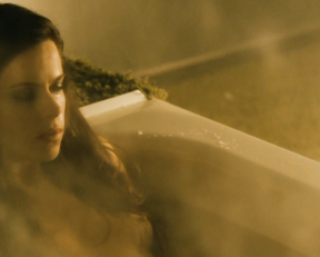 Emily Hampshire, Katie Boland - Die (2010)